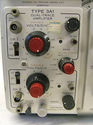 Tektronix dual trace oscilloscope diagnostic scope