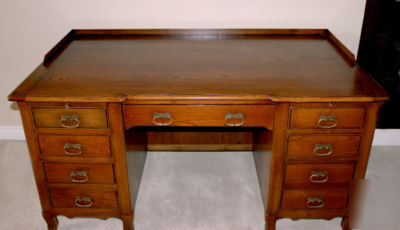Studio executive deskÂ with hollywood pedigree