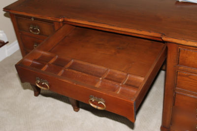 Studio executive deskÂ with hollywood pedigree