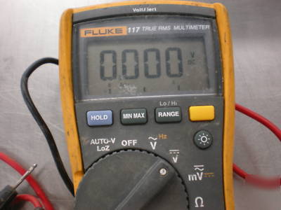 Fluke 117 true rms multimeter w/leads