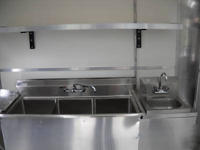 New 2010 8.5 x 18 concession trailer 
