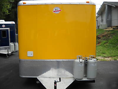 New 2010 8.5 x 18 concession trailer 