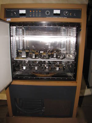 New brunswick g-26 controlled environment incubator/sha