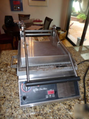 Star panini grill - double sided groove with timer