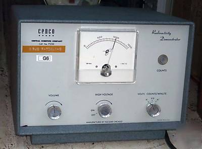 Vintage cenco radioactivity demonstrator w/ probe