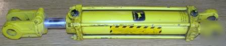John deer cylinder TY8627 2X8