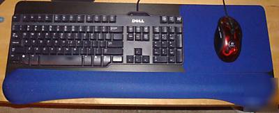 New gel wrist pillow extended platform blue new