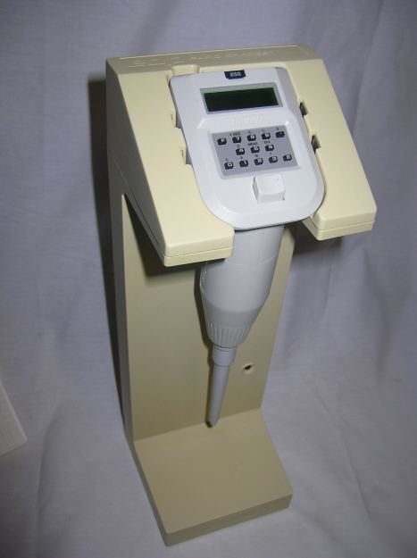 Rainin motorized microliter pipette 250