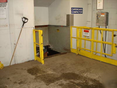 2 industrial trash compactor no 