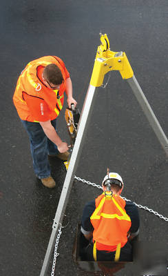 7FT tripod & 50FT 3-way retractable confined space kit