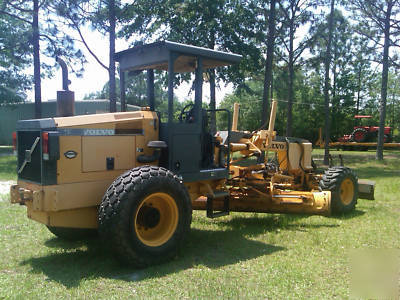 Volvo G60 motor grader 