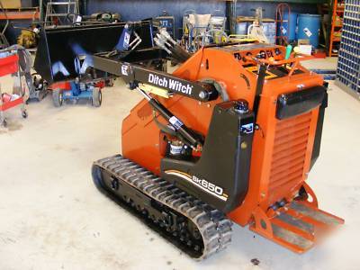 2006 ditch witch SK650 mini skid steer 42