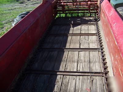 Ground driven nice manure spreader