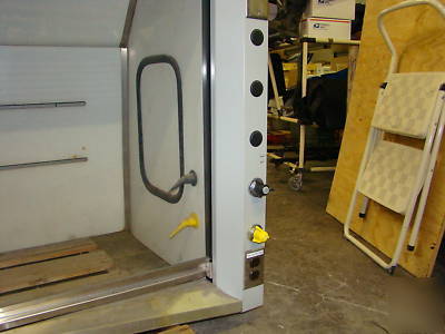 Hanson laboratory chemical fume hood 60