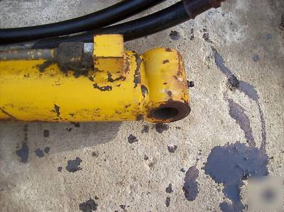 Massey ferguson northwestern skid steer bucket cylinder