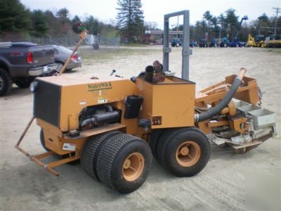 Waterwick drainage installation machine. 