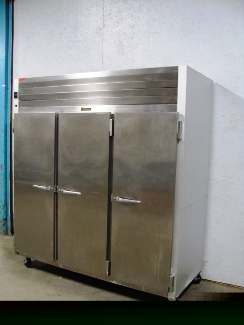 Traulsen G31010 3 door reach in freezer