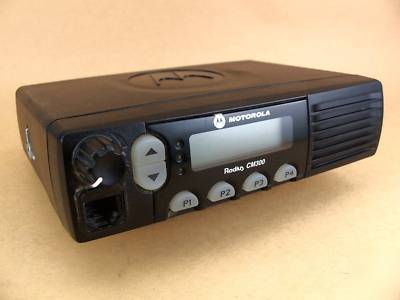 Mint motorola radius CM300 uhf 32CH 40W mobile radio