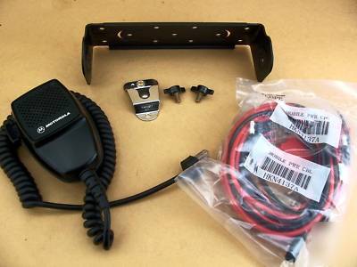 Mint motorola radius CM300 uhf 32CH 40W mobile radio