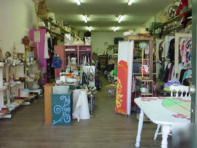 ~complete retail store~fixtures~curio cabinets~4 sale