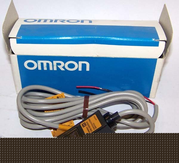 New omron photoelectric switch sensor E3S-DS10E41-24VDC