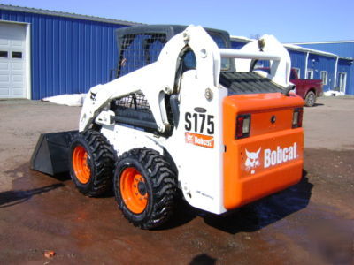 2006 bobcat S175 skidsteer open rops excellent shape