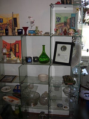 Tempered glass cube display shelves