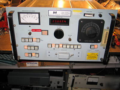 Microdyne 7100 iec signal generator rf ghz s-band fm pm
