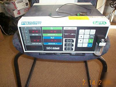 Buritan bennett model 254 airway, gas monitor