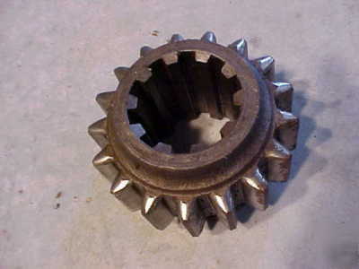 John deere b first third and reverse sliding gear B341R