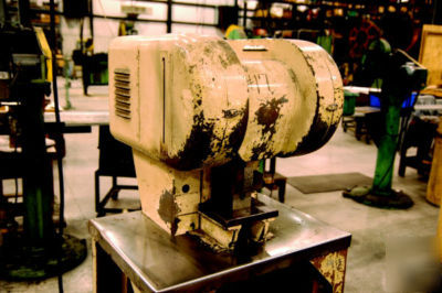 5 ton pressrite bench type press #24944