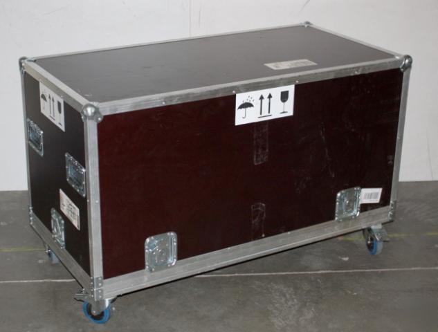 Heavy duty protective storage equipment road case