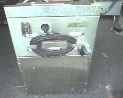 Deep fryer oil cleaner