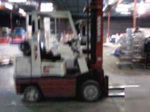 Forklift propane nissan lift truck warehouse equipment