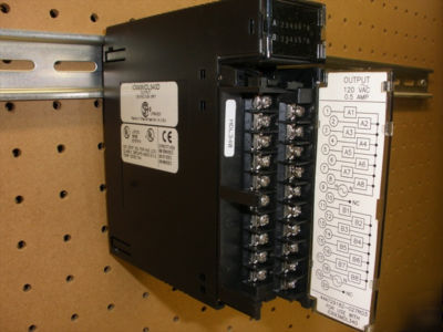 Ge fanuc IC693MDL340D digital output module 16PT