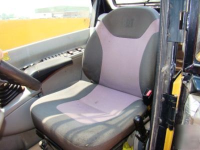 2005 cat TH460B telescopic lift 9000 lbs 5600 hours