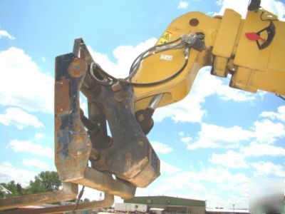 2005 cat TH460B telescopic lift 9000 lbs 5600 hours