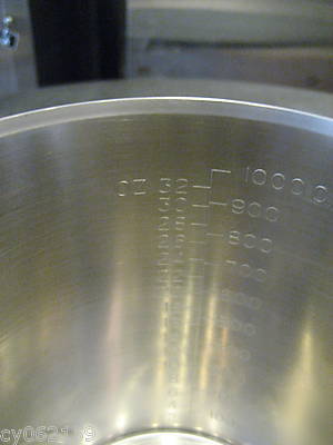 5 vollrath stainless steel 32 oz measuring cup pitchers