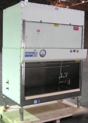 Baker sterilgard sg-400M bio-safety containment cabinet
