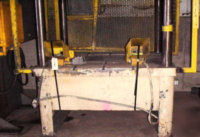 Clearing 50 ton down acting four 4 post hydraulic press