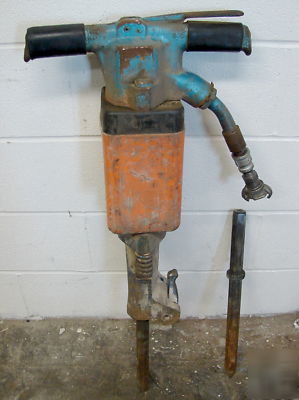 Ingersoll rand br 70 lb pavement breaker jackhammer