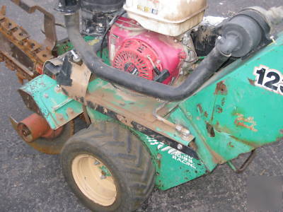 Ditch witch 1230 1230H walk-behind trencher 2000