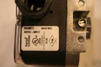 Krom-schroder pressure switch for gas & air - #DG500TG