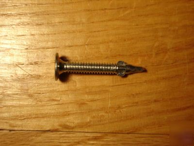 4,000 screws 10 x 1-7/16